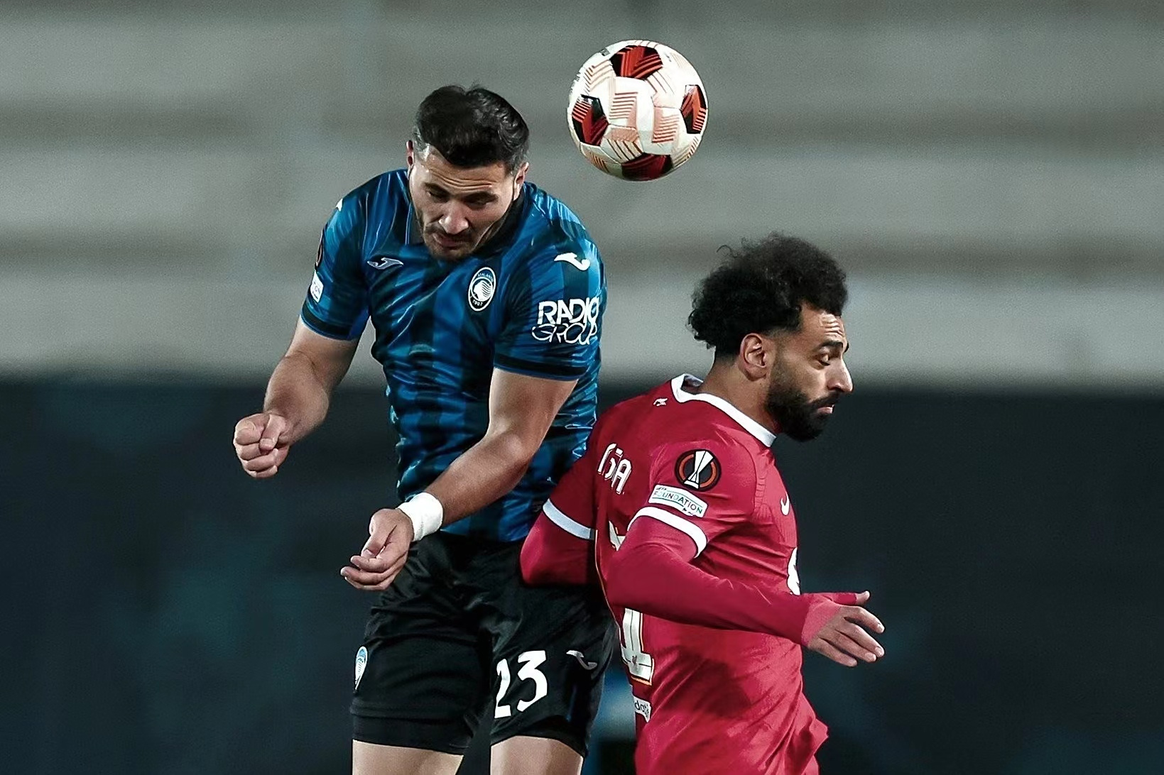 今晚欧联焦点战,纽约尼克斯临场应变,质疑声仍在,临场指挥获称赞(临场应变能力差怎么办)-爱游戏官网