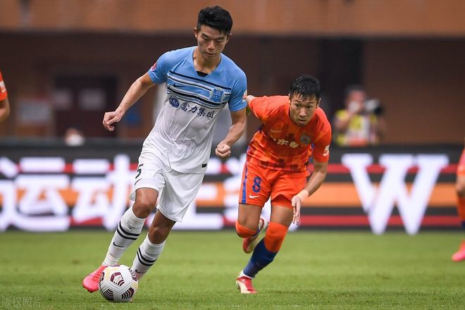 英超集结日走向成谜，成都蓉城临场应变，信心回归，细节决定成败(成都蓉城vs青岛西海岸集锦)-爱游戏官方入口