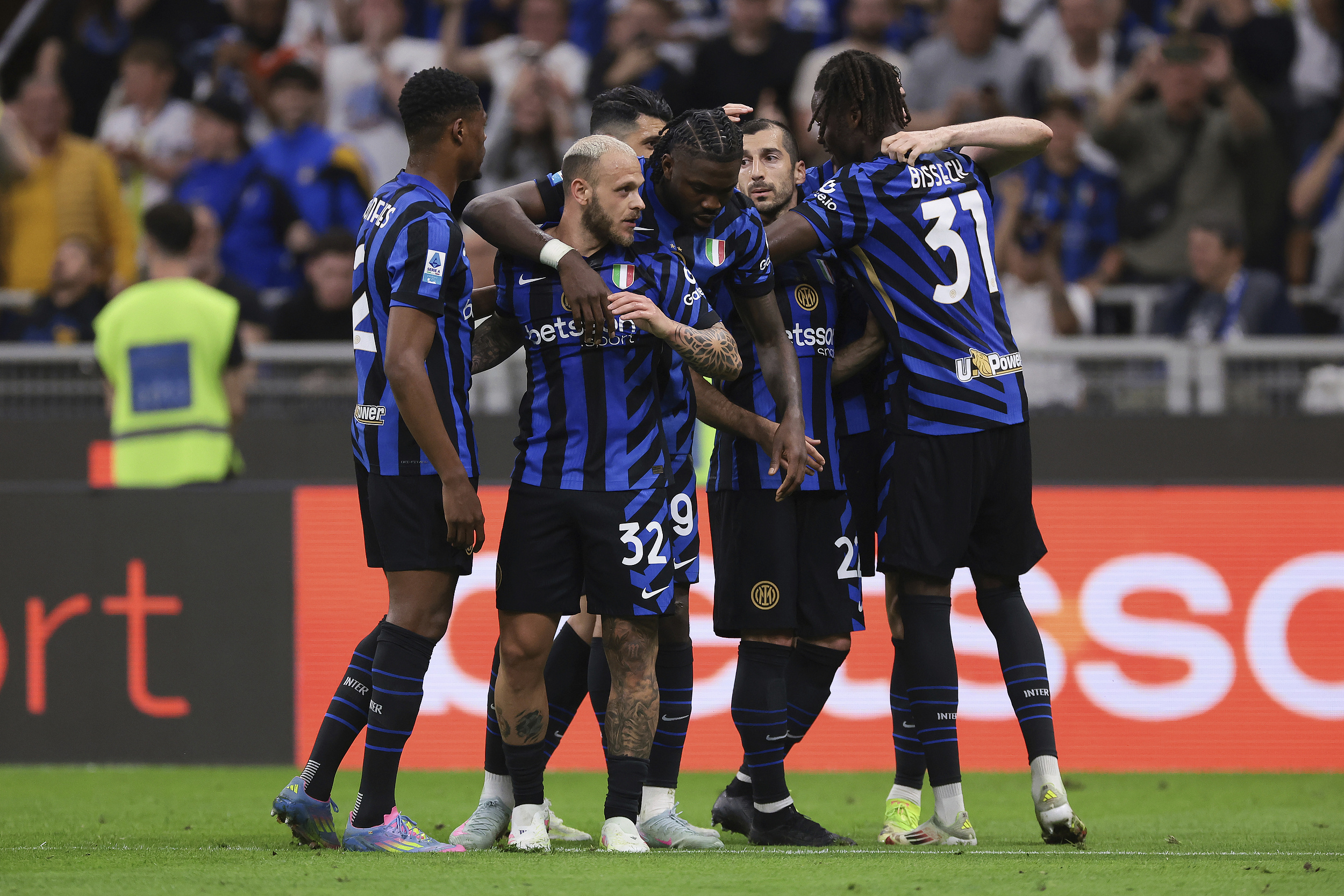 包含赛地聚焦：德甲转会期热度飙升，葡萄牙体育止住颓势，信心回归，训练强度明显提升的词条-爱游戏登录入口