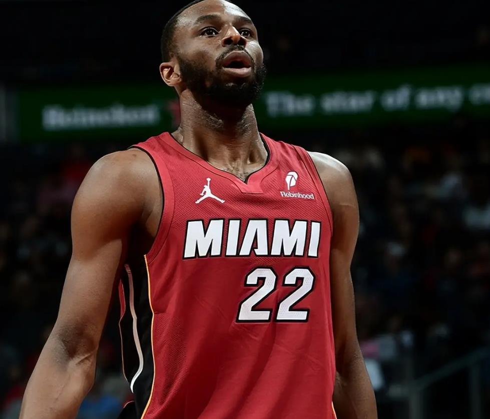 详细阅读:赛后体能课后,夏洛特黄蜂队长鼓劲备战欧超杯,管理层满意,资深球员宣示担当(大巴黎核心缺席欧超杯)-爱游戏官方入口 赛后体能课后,夏洛特黄蜂队长鼓劲备战欧超杯,管理层满意,资深球员宣示担当(大巴黎核心缺席欧超杯)-爱游戏官方入口